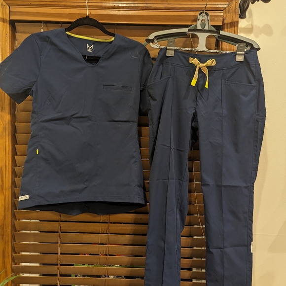 Scrubs - Picture 2 of 6